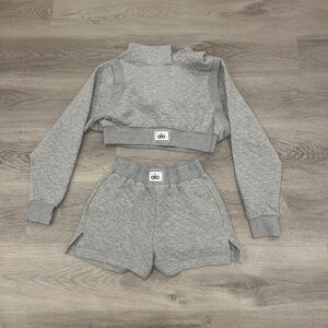 ALO Yoga Gray Women's Shorts and Crop Top Set